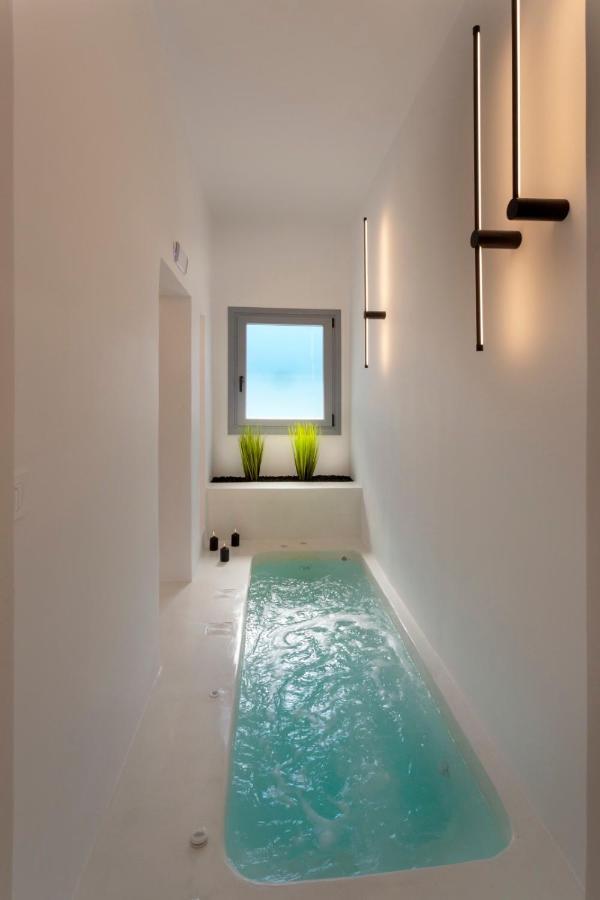 Linea Luxury Suites Fira  Ngoại thất bức ảnh