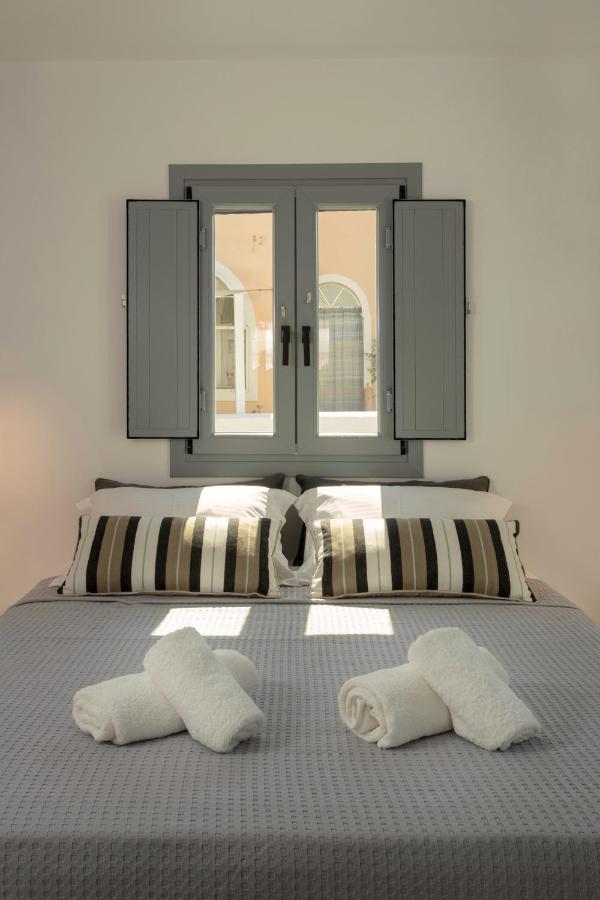 Linea Luxury Suites Fira  Ngoại thất bức ảnh