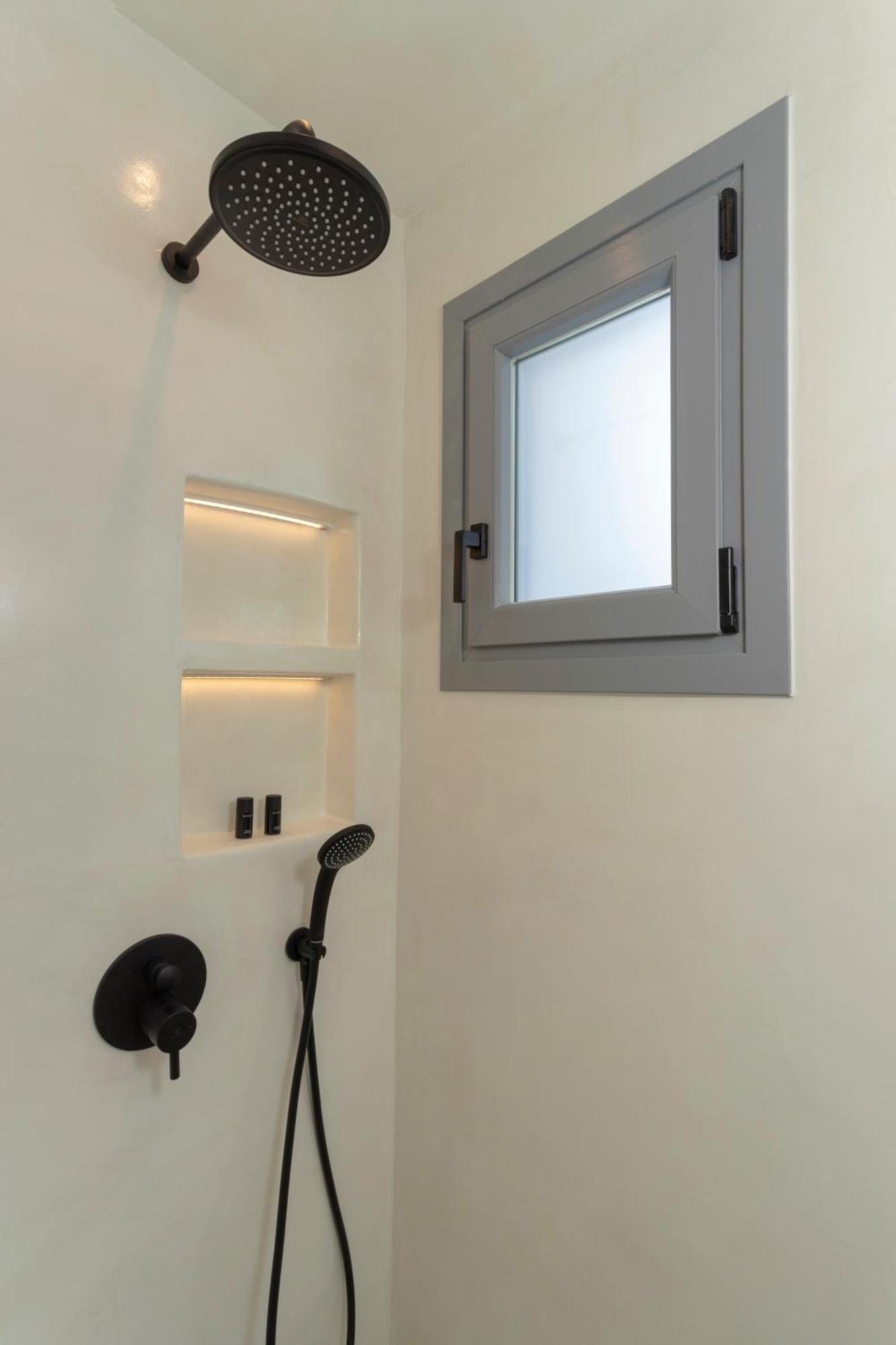 Linea Luxury Suites Fira  Ngoại thất bức ảnh