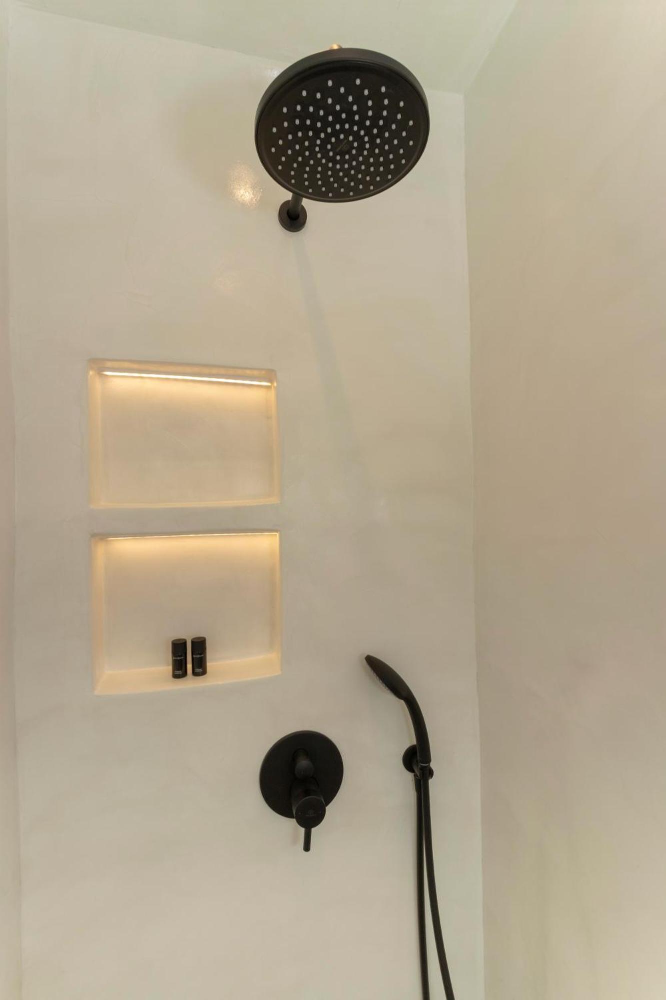 Linea Luxury Suites Fira  Ngoại thất bức ảnh
