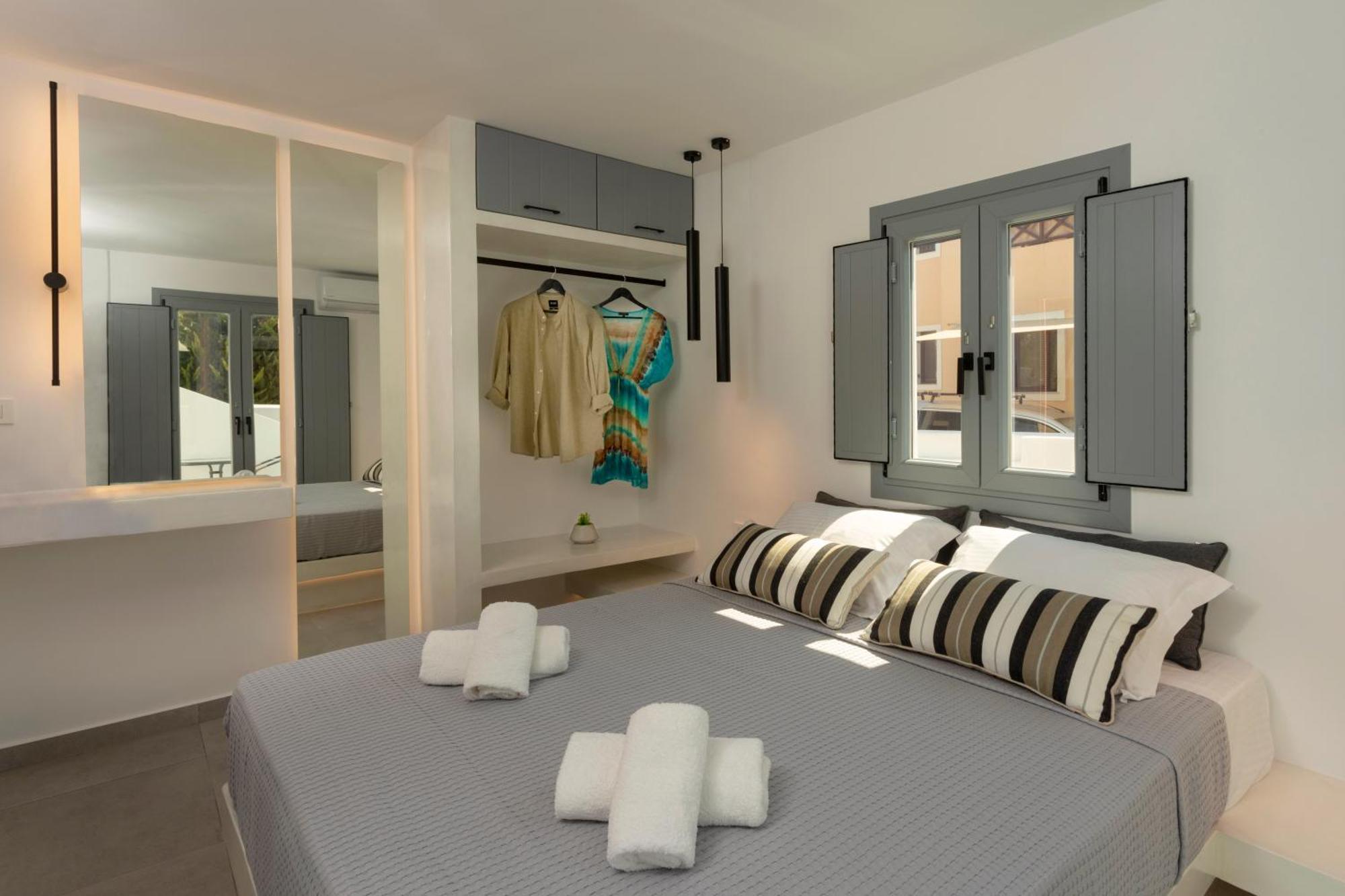 Linea Luxury Suites Fira  Ngoại thất bức ảnh